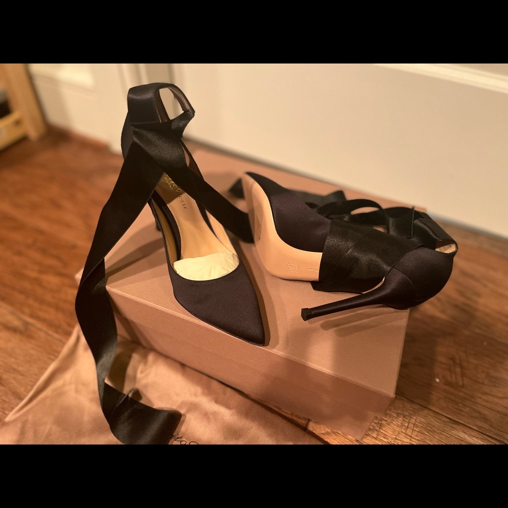 NWT Gianvito Rossi Gala Satin Ankle+wrap Point Toe Pumps in Black